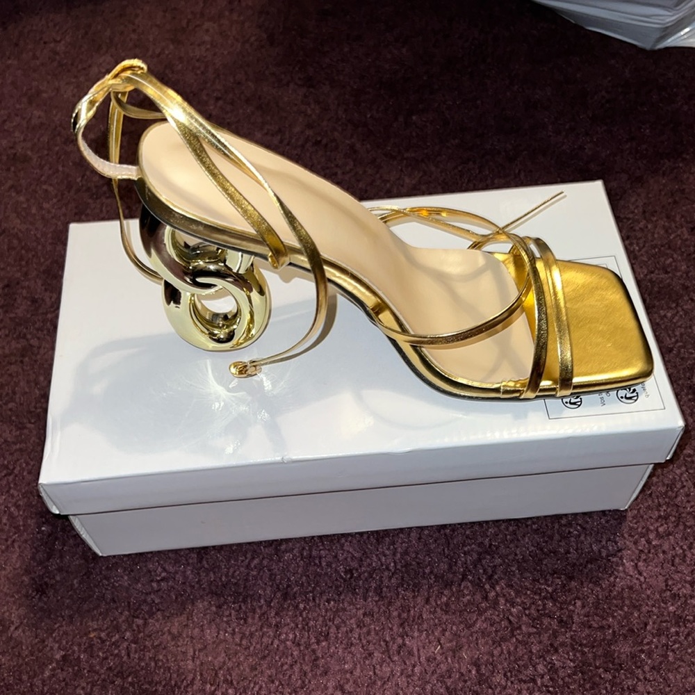 Gold Linked Heels